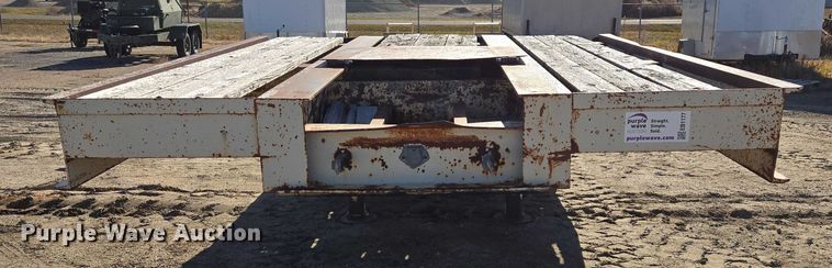 image for item EB1177 1981 Wisconsin 3100-30S equipment trailer