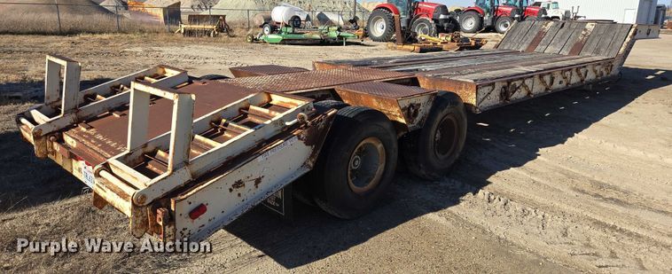 image for item EB1177 1981 Wisconsin 3100-30S equipment trailer