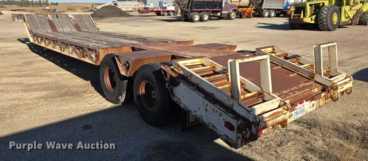 image for item EB1177 1981 Wisconsin 3100-30S equipment trailer