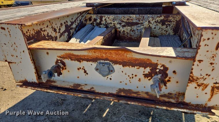 image for item EB1177 1981 Wisconsin 3100-30S equipment trailer