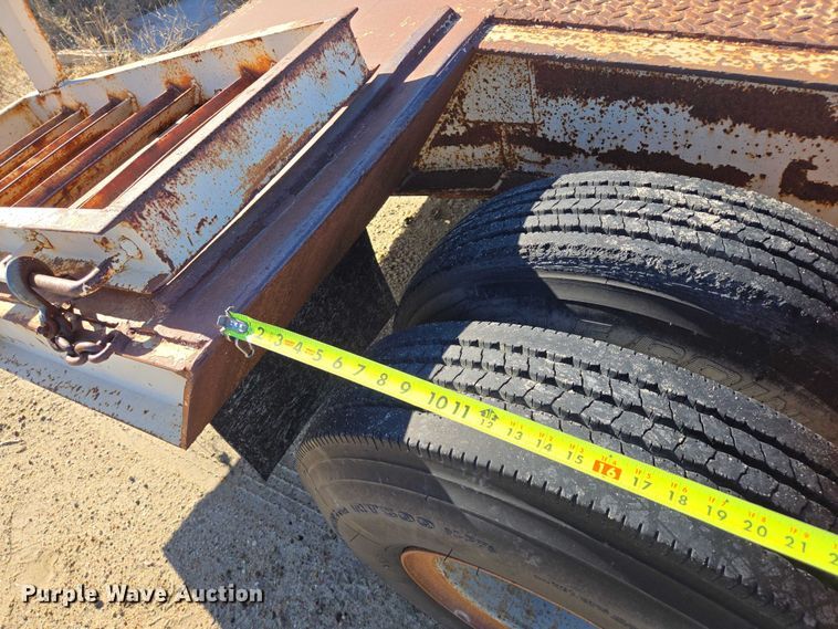 image for item EB1177 1981 Wisconsin 3100-30S equipment trailer