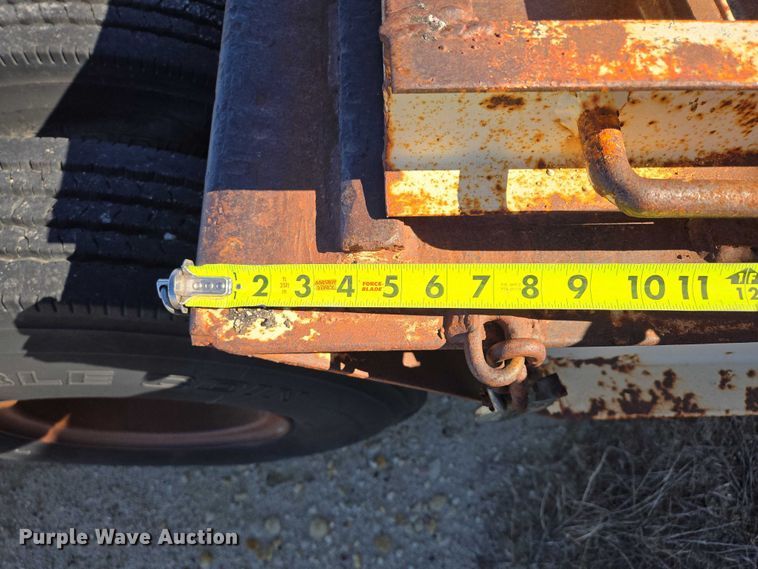 image for item EB1177 1981 Wisconsin 3100-30S equipment trailer