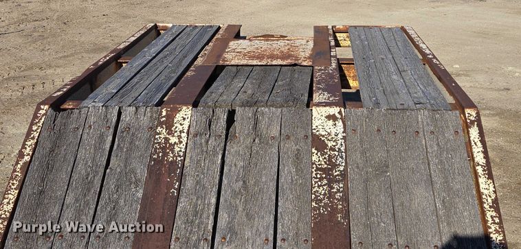 image for item EB1177 1981 Wisconsin 3100-30S equipment trailer