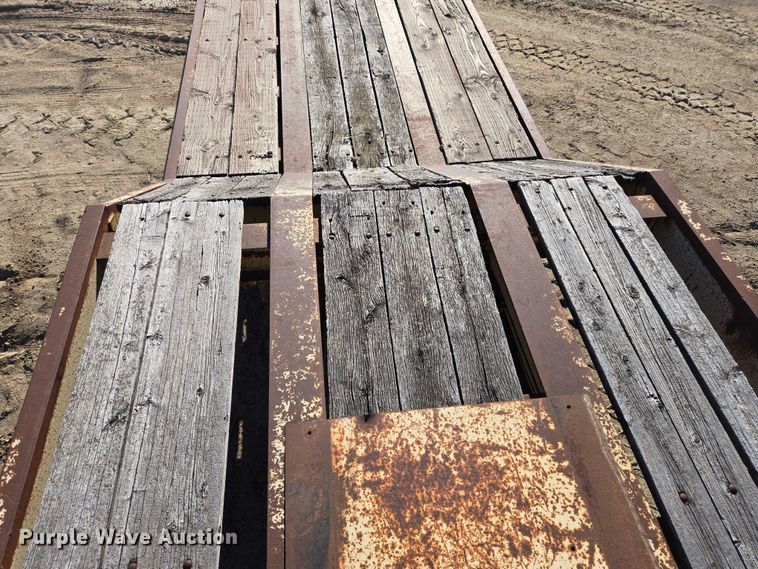 image for item EB1177 1981 Wisconsin 3100-30S equipment trailer