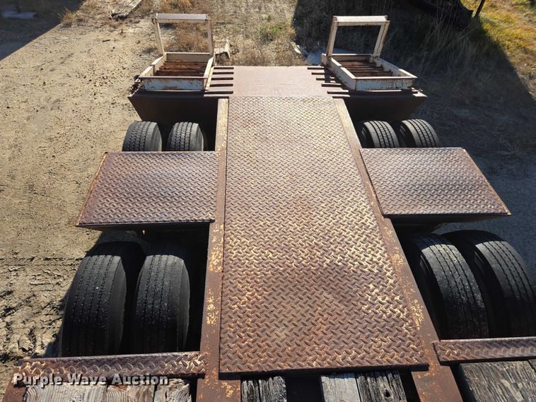 image for item EB1177 1981 Wisconsin 3100-30S equipment trailer