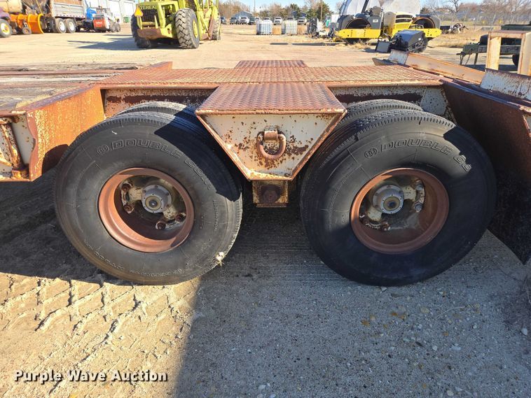 image for item EB1177 1981 Wisconsin 3100-30S equipment trailer