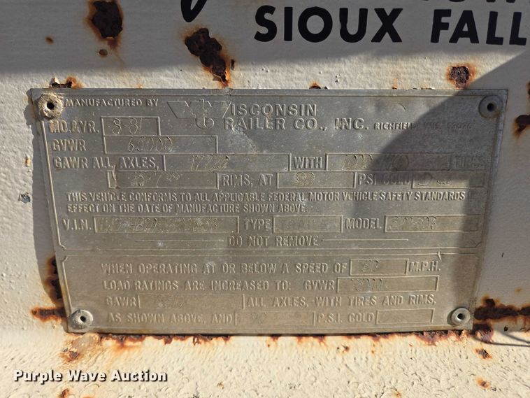 image for item EB1177 1981 Wisconsin 3100-30S equipment trailer