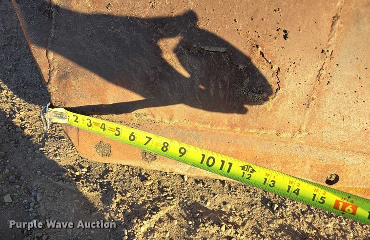 image for item EB1180 1992 Ford LT9000 dump truck