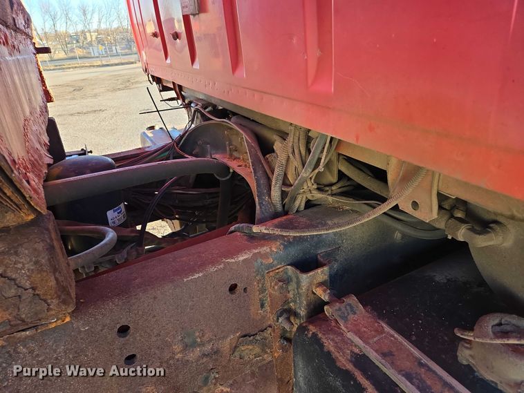 image for item EB1180 1992 Ford LT9000 dump truck