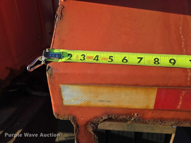 image for item EB1180 1992 Ford LT9000 dump truck