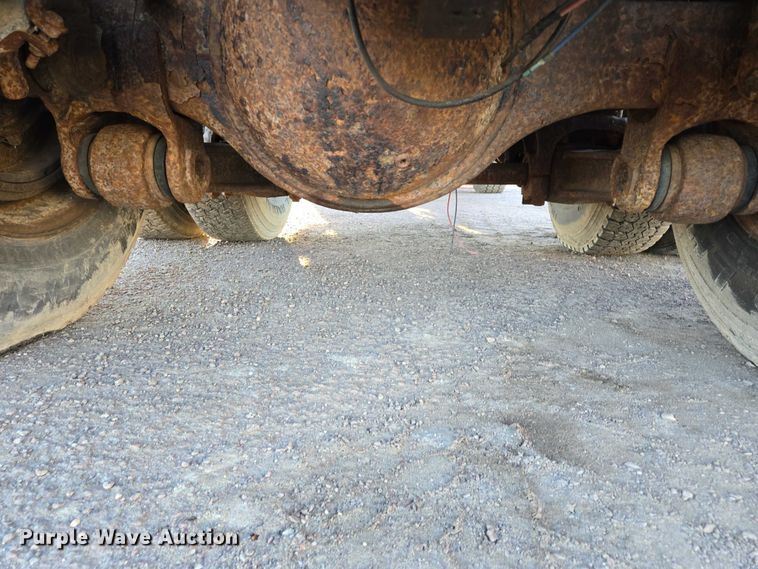 image for item EB1180 1992 Ford LT9000 dump truck