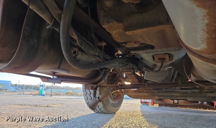 image for item EB1180 1992 Ford LT9000 dump truck