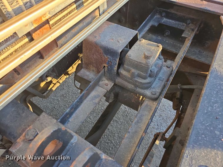 image for item EB1180 1992 Ford LT9000 dump truck