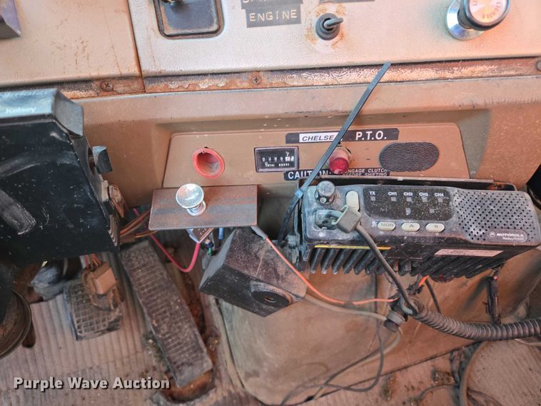 image for item EB1180 1992 Ford LT9000 dump truck