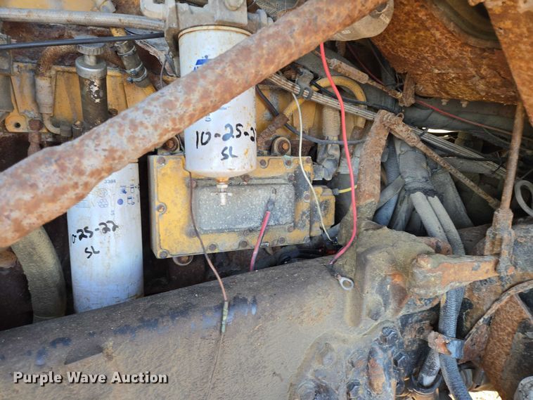 image for item EB1180 1992 Ford LT9000 dump truck