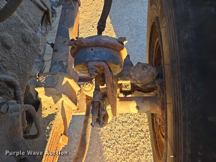 image for item EB1180 1992 Ford LT9000 dump truck