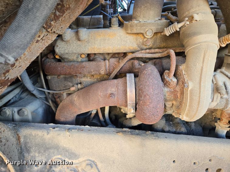 image for item EB1180 1992 Ford LT9000 dump truck