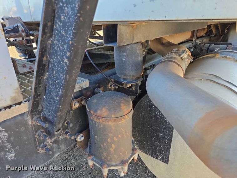 image for item EB1181 2007 Mack Vision semi truck