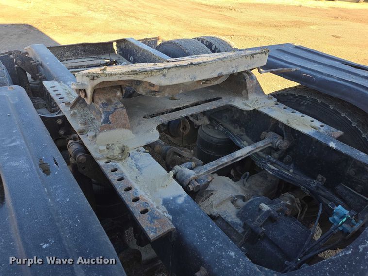 image for item EB1181 2007 Mack Vision semi truck