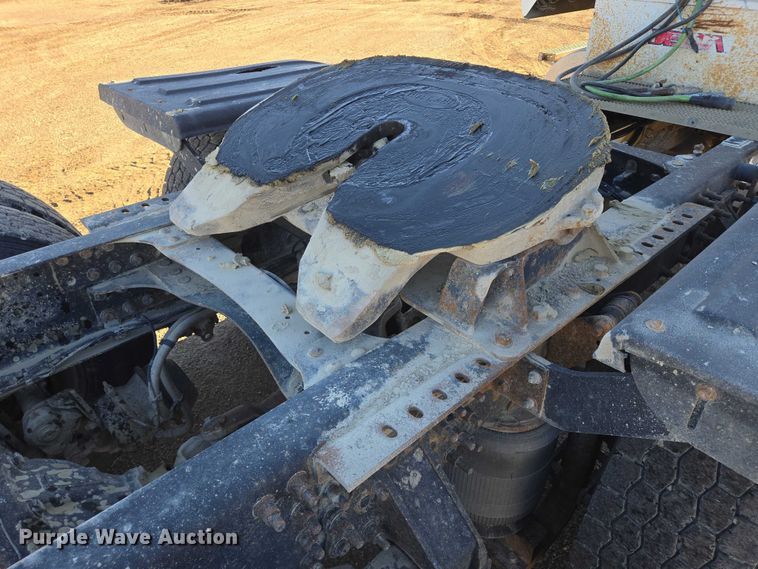 image for item EB1181 2007 Mack Vision semi truck