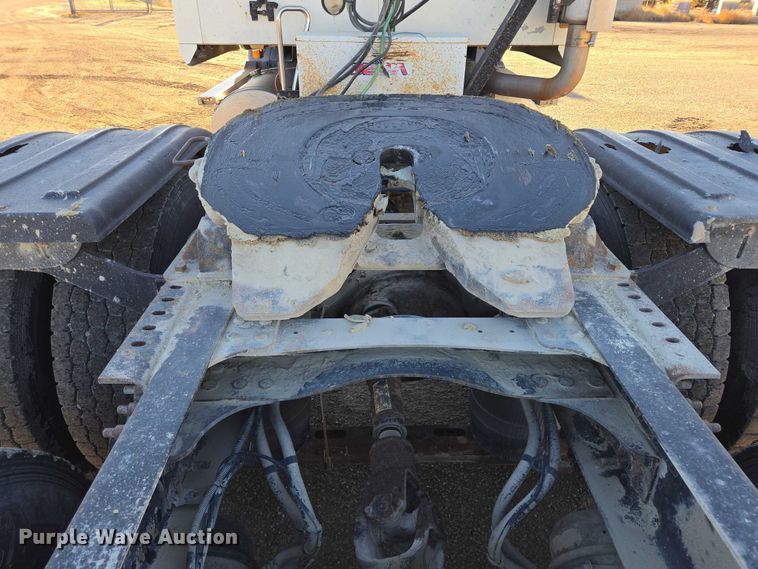 image for item EB1181 2007 Mack Vision semi truck