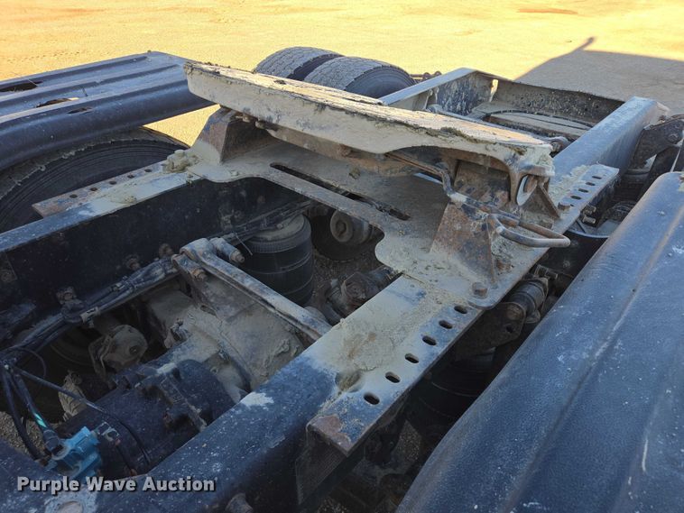 image for item EB1181 2007 Mack Vision semi truck