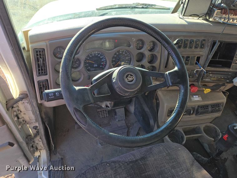 image for item EB1181 2007 Mack Vision semi truck