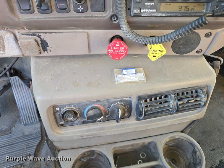 image for item EB1181 2007 Mack Vision semi truck