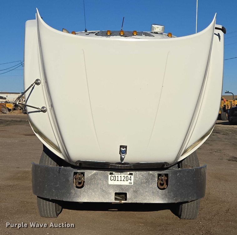 image for item EB1181 2007 Mack Vision semi truck