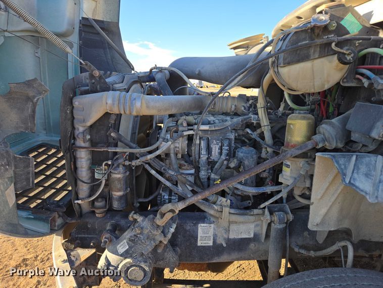 image for item EB1181 2007 Mack Vision semi truck