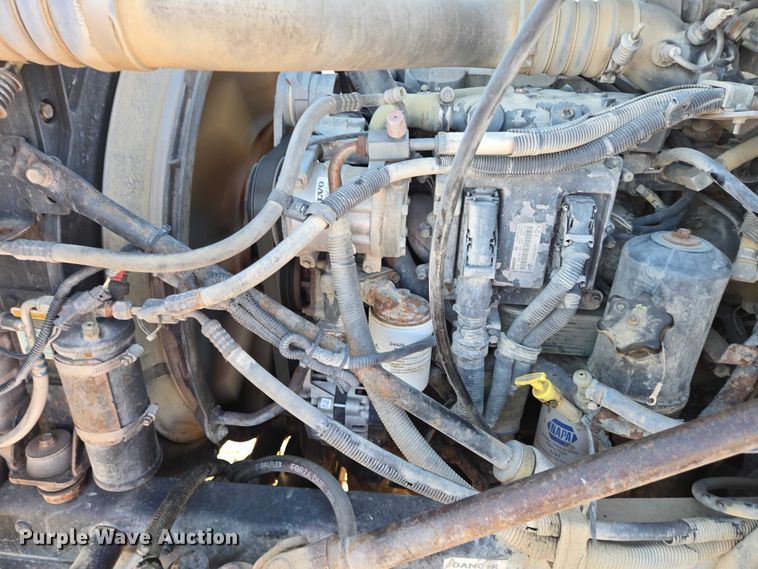 image for item EB1181 2007 Mack Vision semi truck