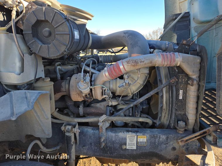 image for item EB1181 2007 Mack Vision semi truck