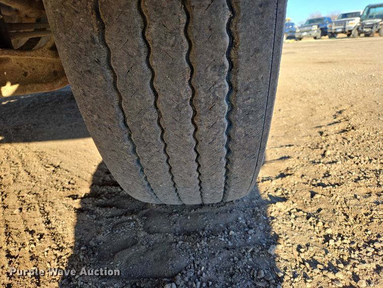 image for item EB1181 2007 Mack Vision semi truck