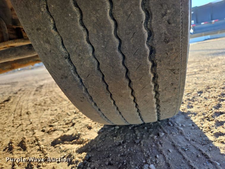 image for item EB1181 2007 Mack Vision semi truck