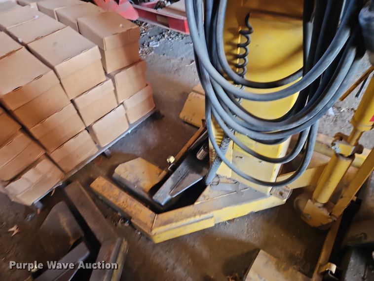 image for item EB8452 1996 Sefac 1200M65 four post automotive lift