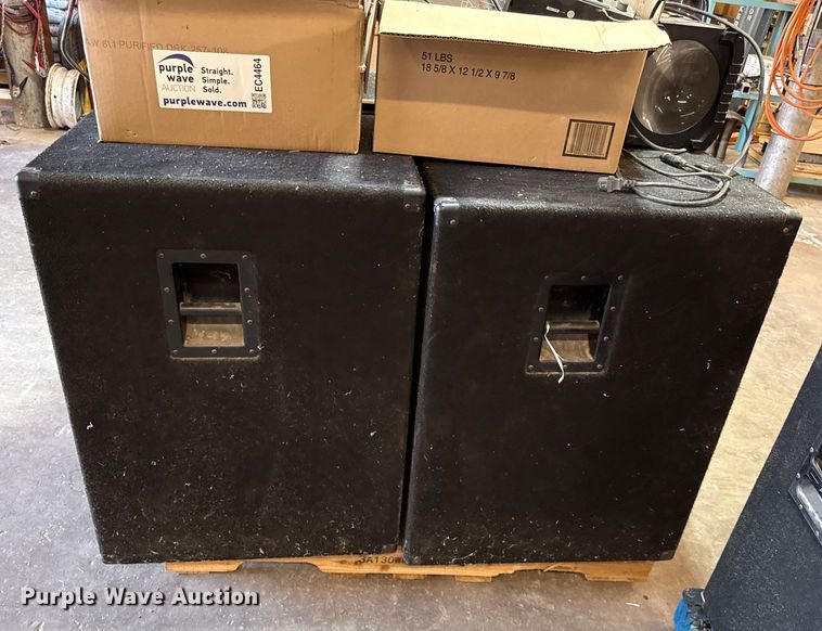 image for item EC4464 Peavey sound equipment