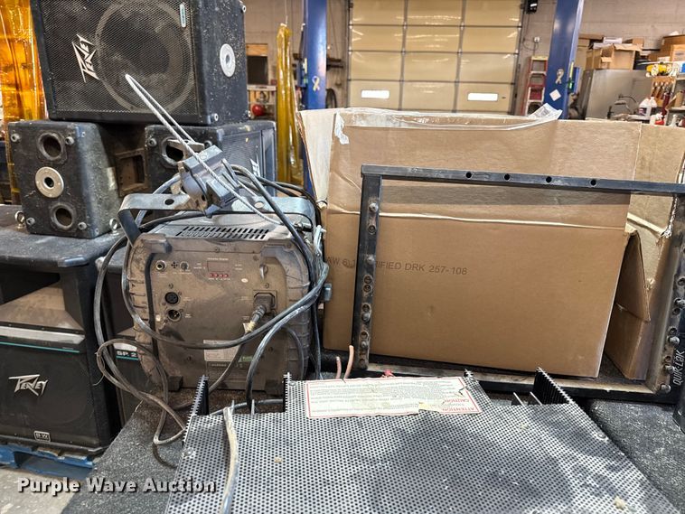 image for item EC4464 Peavey sound equipment