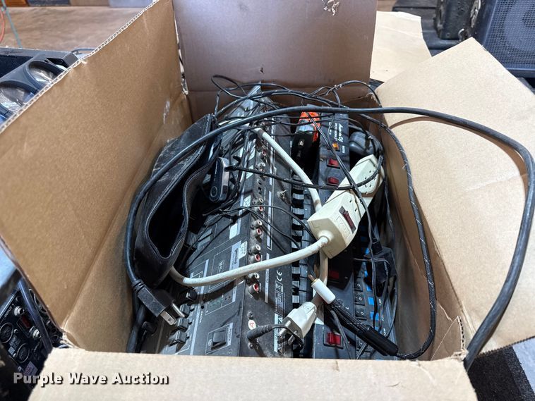 image for item EC4464 Peavey sound equipment