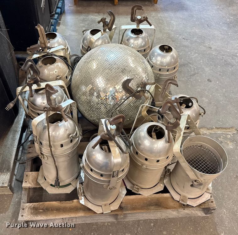 image for item EC4464 Peavey sound equipment