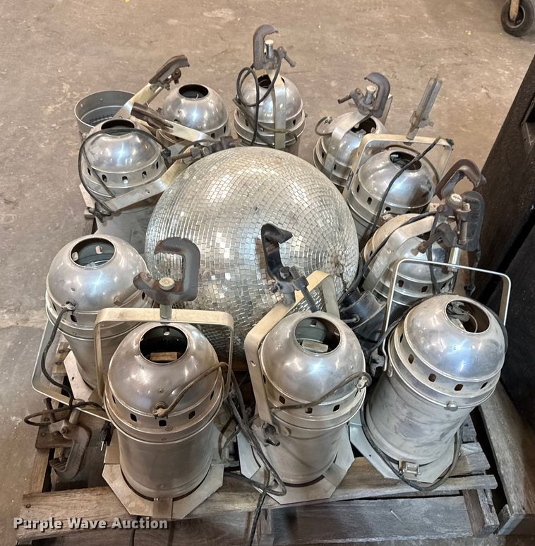 image for item EC4464 Peavey sound equipment