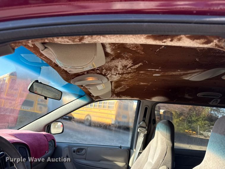 image for item EC4465 2002 Dodge Grand Caravan van