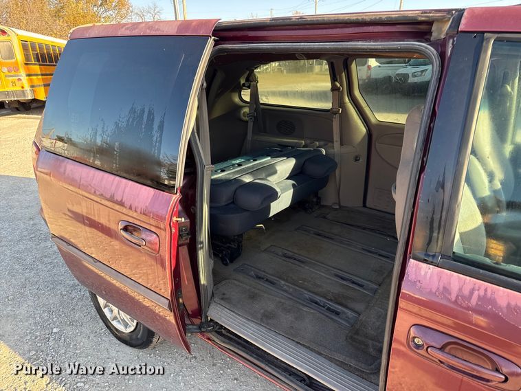 image for item EC4465 2002 Dodge Grand Caravan van