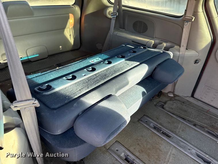 image for item EC4465 2002 Dodge Grand Caravan van