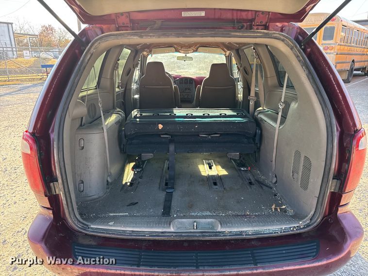 image for item EC4465 2002 Dodge Grand Caravan van