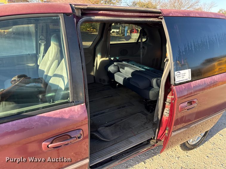 image for item EC4465 2002 Dodge Grand Caravan van