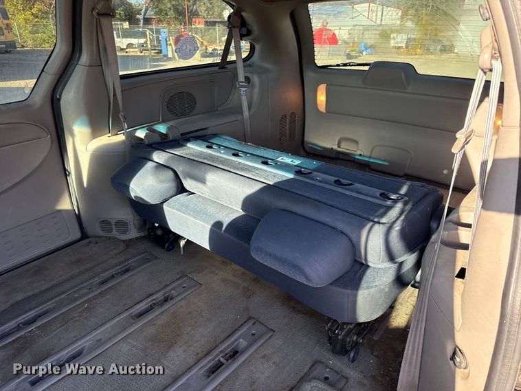 image for item EC4465 2002 Dodge Grand Caravan van