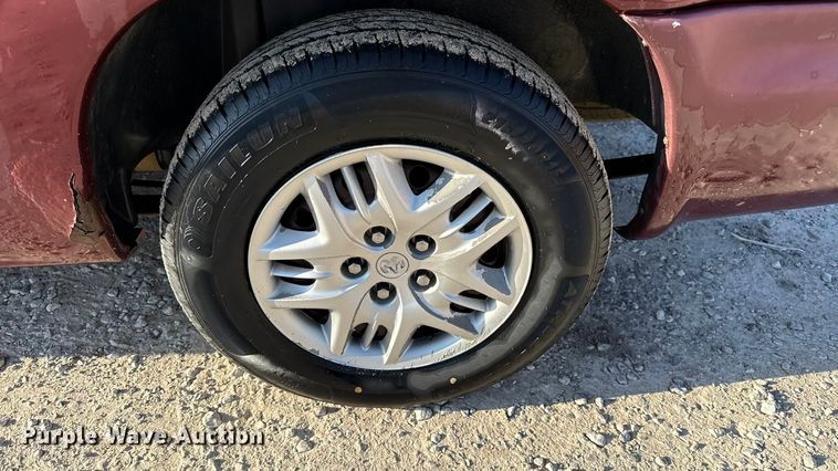 image for item EC4465 2002 Dodge Grand Caravan van