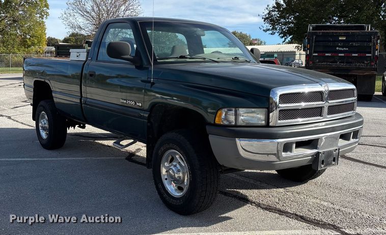 image for item ED2340 2001 Dodge Ram 2500 pickup truck