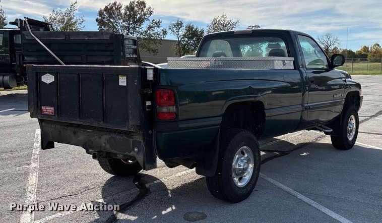 image for item ED2340 2001 Dodge Ram 2500 pickup truck