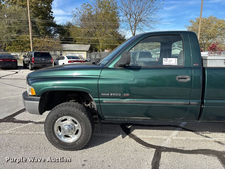 image for item ED2340 2001 Dodge Ram 2500 pickup truck